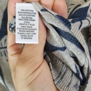 LOFT Sweaters - Loft Italian yarn tropical print sweater Navy S LOFT Sweaters - Loft Italian yarn tropical print sweater Navy S